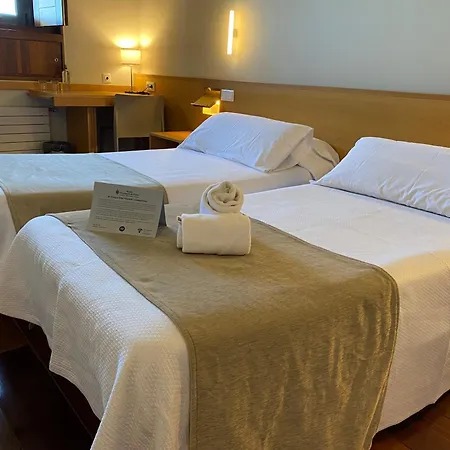 Hotel Hostatgeria De 3*