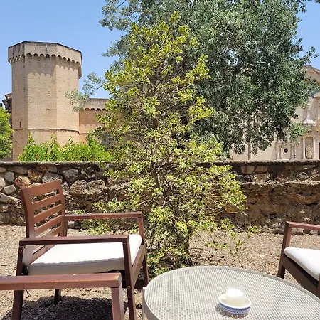 Hostatgeria De Ξενοδοχείο Poblet