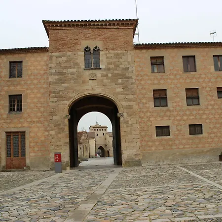 Hostatgeria De Hotel 3*