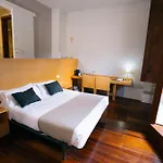 Hostatgeria De Hotel 3*