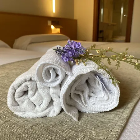 酒店 霍斯塔加利亚波夫莱特酒店 3*