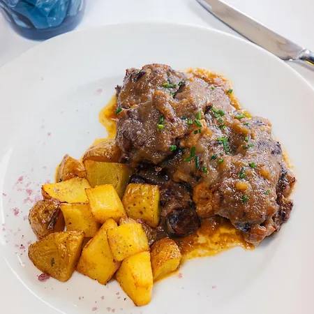 酒店 霍斯塔加利亚波夫莱特酒店 3*