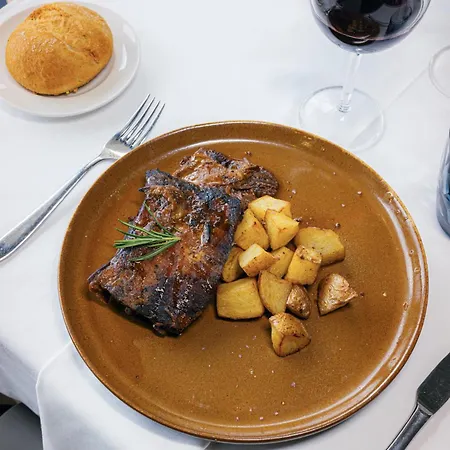 霍斯塔加利亚波夫莱特酒店 3*